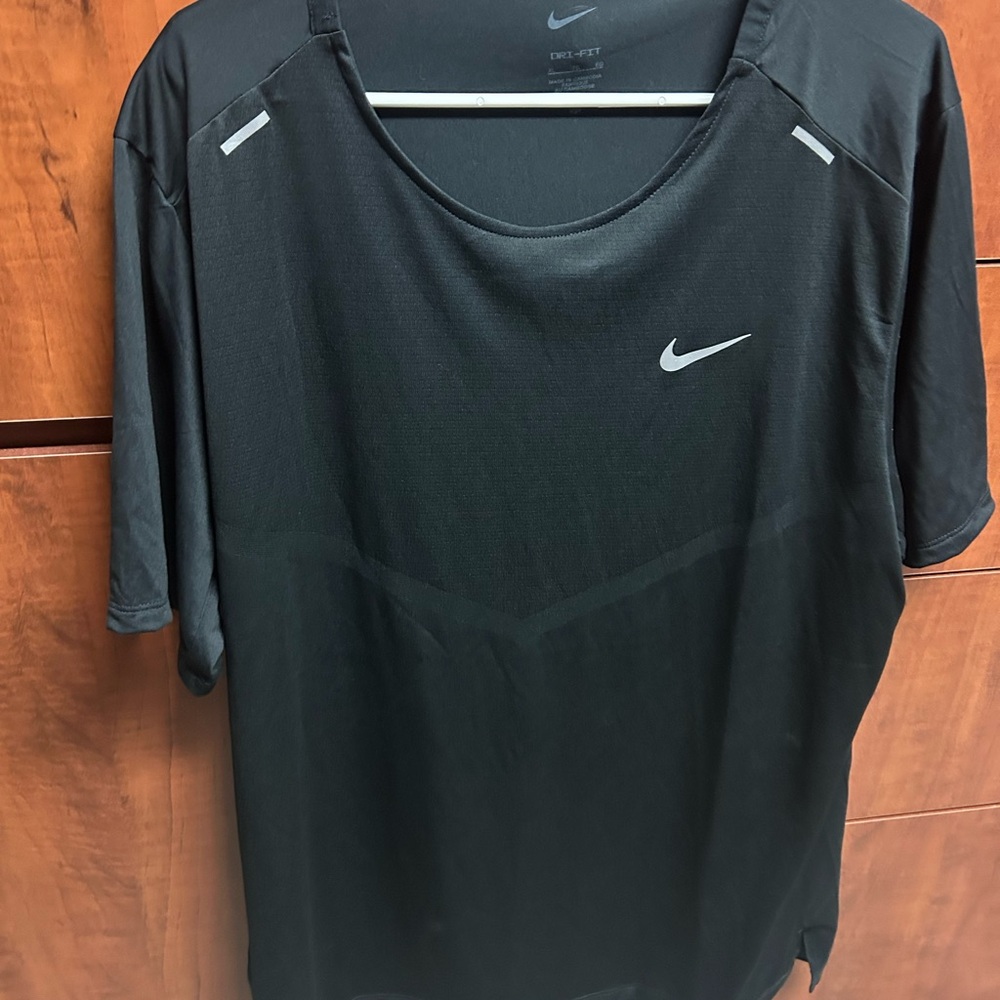 Nike Men's Black Dri-FIT Short Sleeve Tee